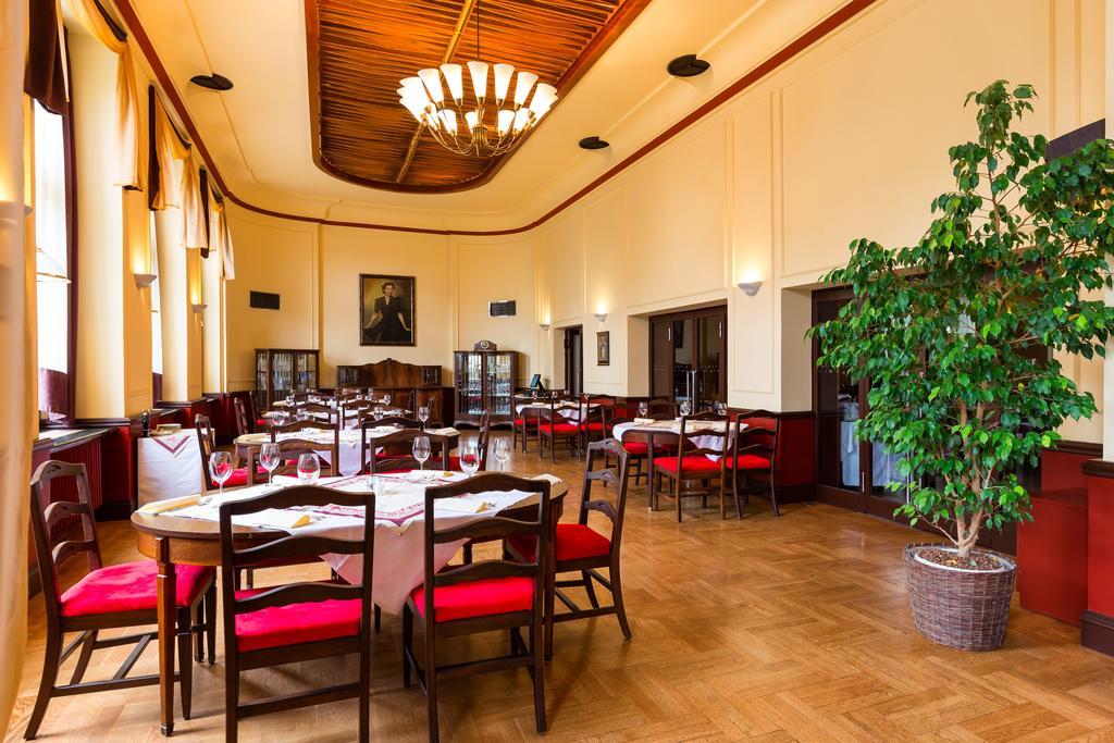 Hotel Continental Plzen Ngoại thất bức ảnh