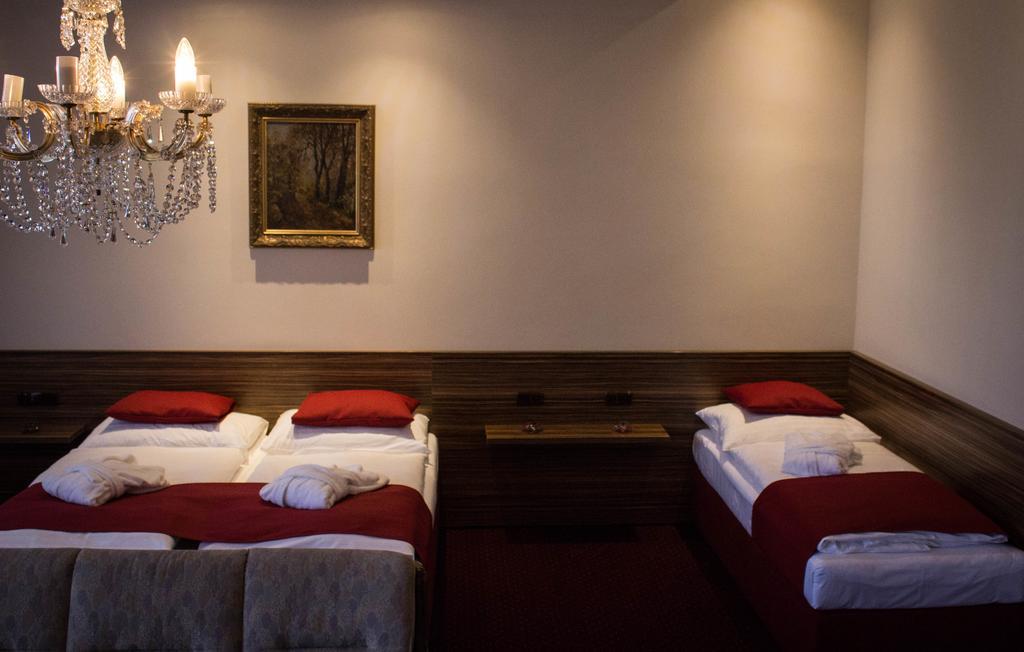 Hotel Continental Plzen Ngoại thất bức ảnh