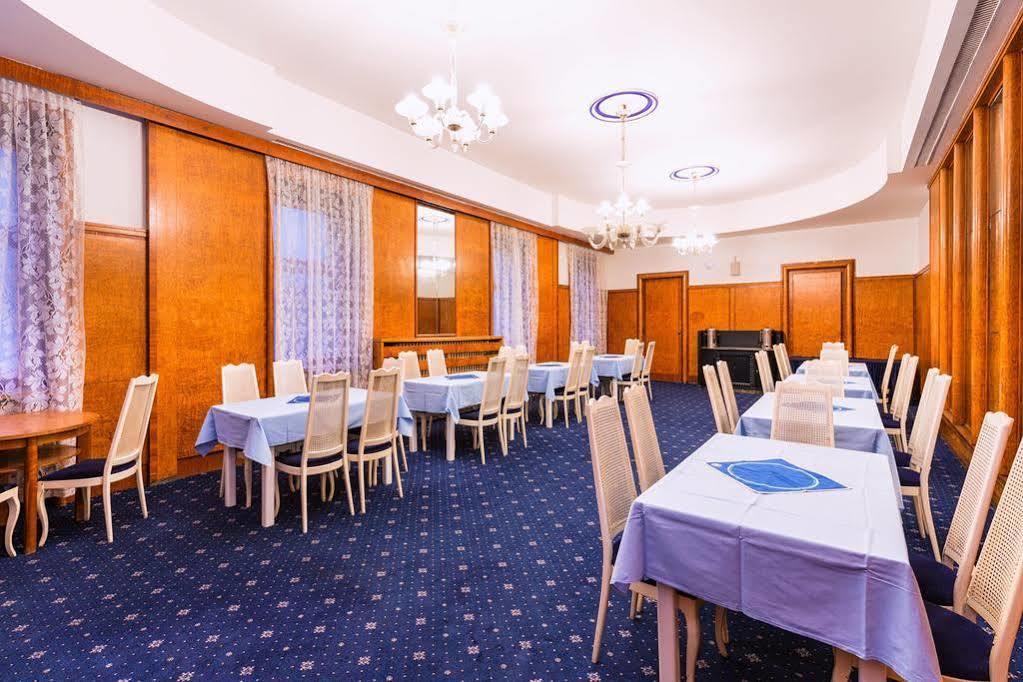 Hotel Continental Plzen Ngoại thất bức ảnh